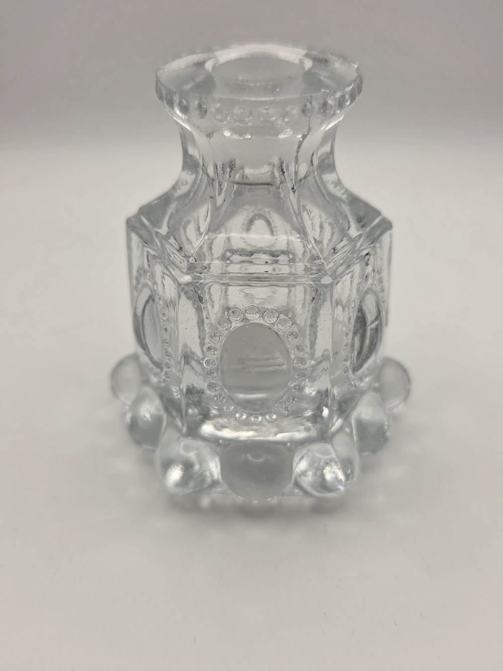 VTG L.E. Smith Heavy Clear Beaded Medallion Glass Perfume Bottle w/o Stopper